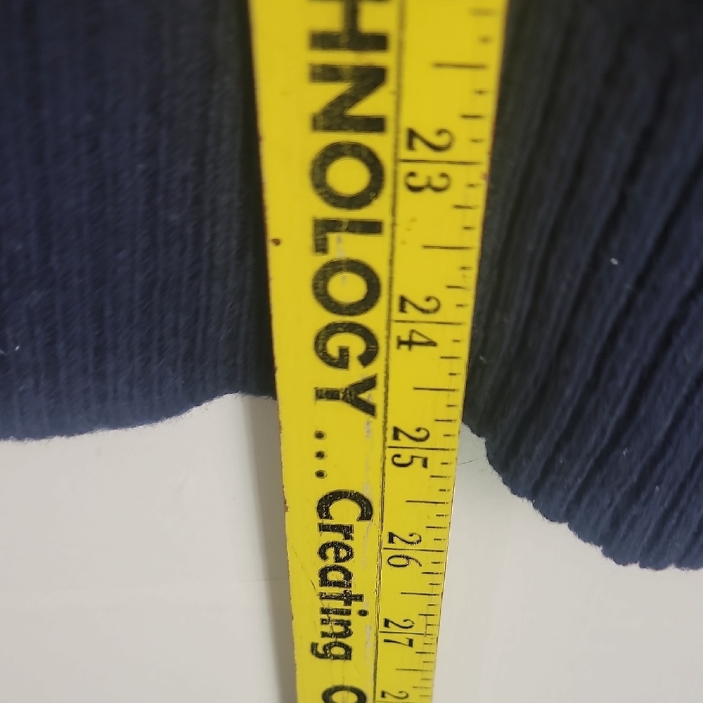 J. Crew Men's Lamb's Wool Deep Blue Navy V-Neck Sweater - Picture 4 of 4